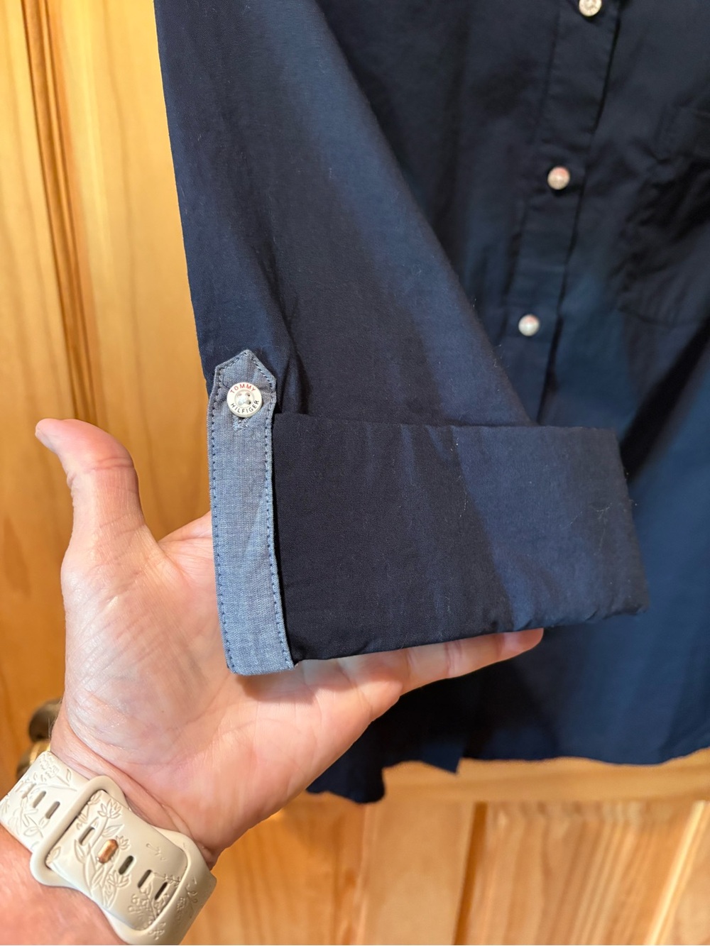 Tommy Hilfiger Navy Blue Roll-Tab Button-Up Shirt women’s M NWT - Picture 4 of 13